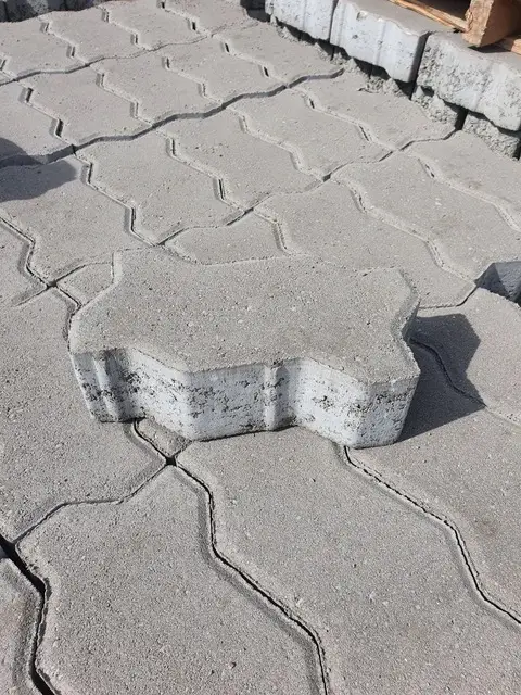 Imagem ilustrativa de Bloquete de concreto para calçada